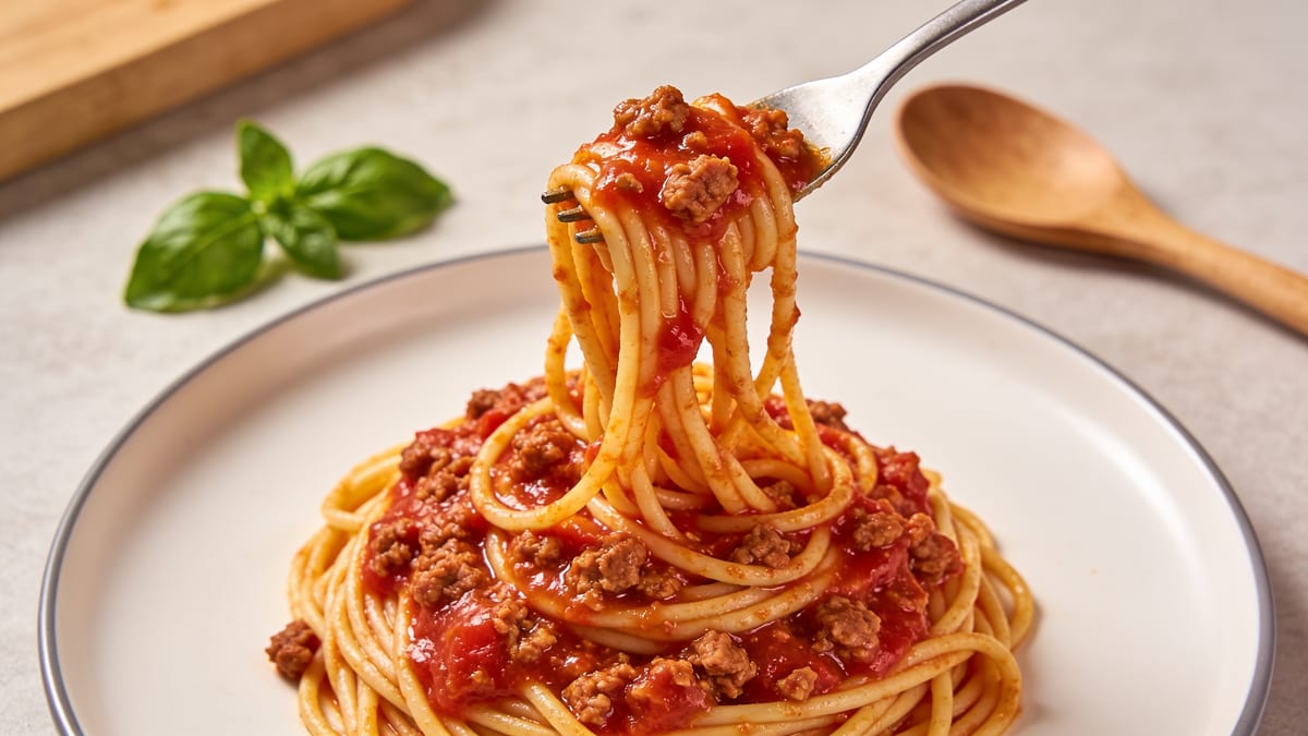 Spaghetti mit Hackfleischsoße · Italian main course